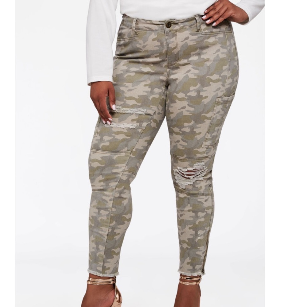 Distressed Camo Stretch Skinny Jean